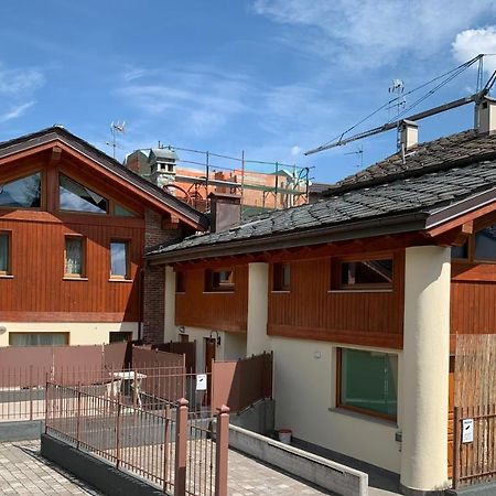 Casa Vacanze Anais Nus Exterior photo